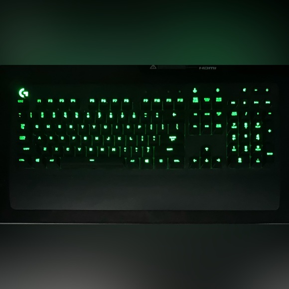 Logitech Keyboard (100%) and Mouse (Keyboard & Mouse light up) - Picture 6 of 11